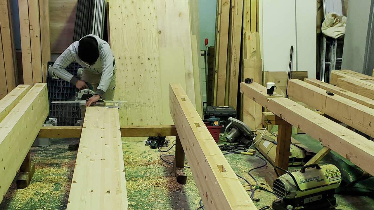 建築資材作成中の様子